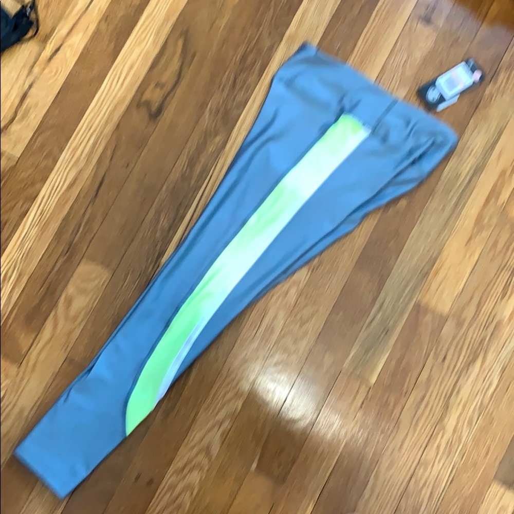 NEW under armour compression leggings (small) - Picture 2 of 5